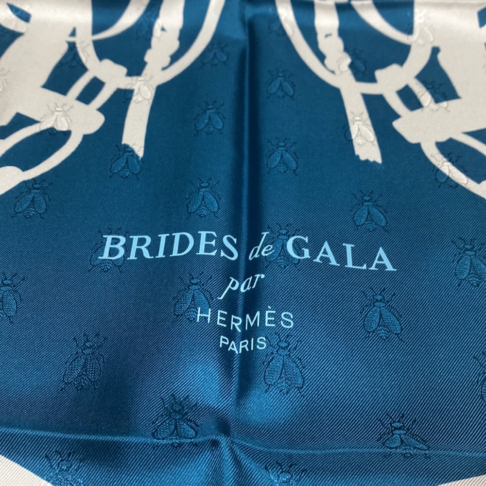 BNWT Authentic Hermes 90cm silk scarf - Brides De Gala Tattoo - Picture 3 of 5